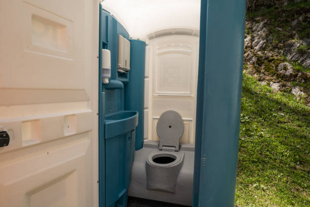 Best Porta potty rental near me  in Raymond, WA